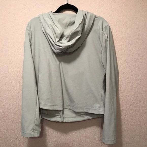 NWOT.Lucy Zip Up Hoodie. Size Large. - Picture 6 of 8